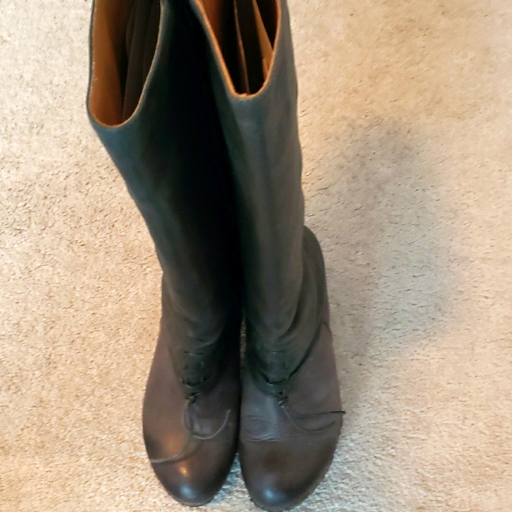 Women's handmade Itallian leather Boots by  Gidigio